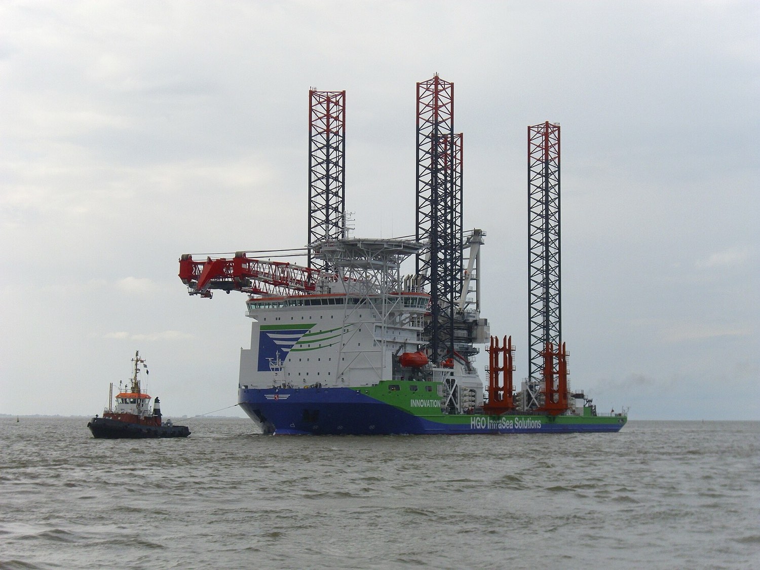 Jack-up installation vessel during a marine operation